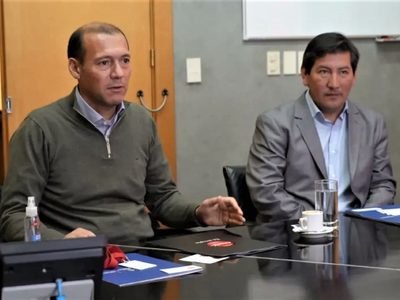 Badilla contra Figueroa: “La convocatoria a elecciones es una obligación legal, política y moral”