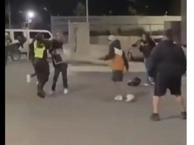 Brutal ataque de motoqueros a inspectores de tránsito en el Paseo de la Costa