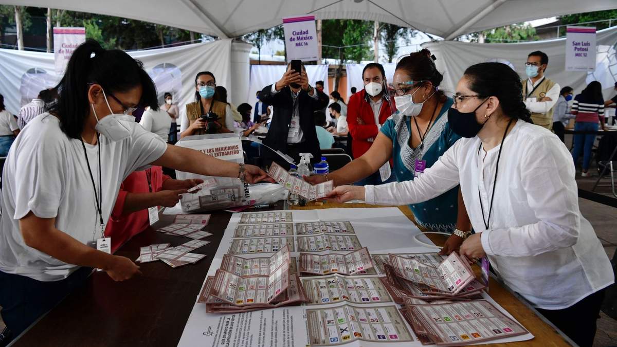 Dia de jornada electoral en el INE