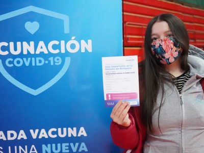 La vacunación contra el coronavirus en Neuquén sigue hoy en 23 localidades
