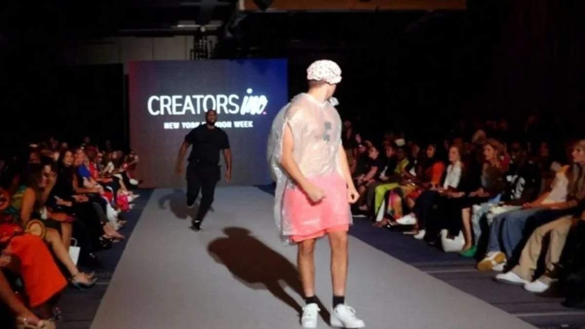 Youtuber en el desfile