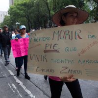 En 'operación hormiga”, llegan maestros de la CNTE al Zócalo para protestar