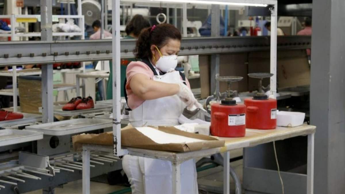 Las mujeres han perdido en mayor proporción sus trabajos frente a los hombres, reveló el estudio "La vacuna contra la desigualdad"