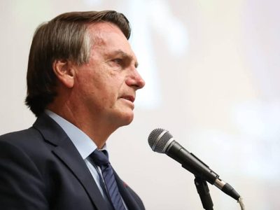 Bolsonaro insiste en que sistema electoral no es fiable y pide esperar segunda vuelta