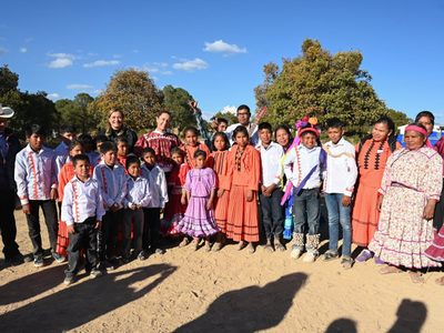 Sheinbaum firma decretos para restituir tierras a pueblos originarios de Chihuahua