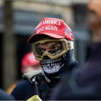 Detienen al líder de "Proud Boys" previo a una manifestación de ese grupo en apoyo a Trump