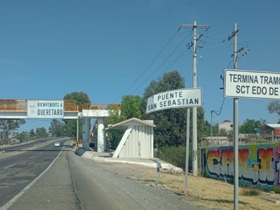 Hallan seis cuerpos con vendajes en los ojos a pie de carretera en los límites con Querétaro