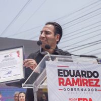 Ramírez Aguilar recibe constancia de mayoría; llama a “construir la paz” en Chiapas