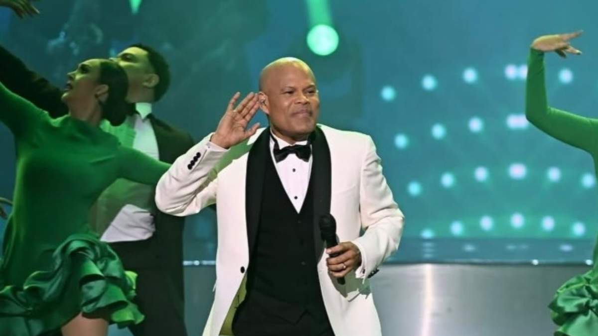 Rubby Pérez fue hallado con vida tras cantar bajo los escombros del colapso en la discoteca Jet Set.