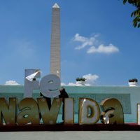 Con adornos por doquier, la Navidad llega antes a Venezuela por decisión del presidente Maduro