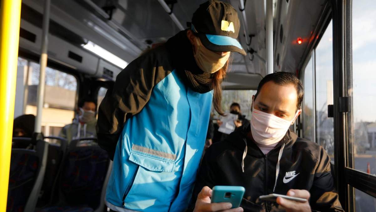 Control en un colectivo. Fuente: (Twitter)