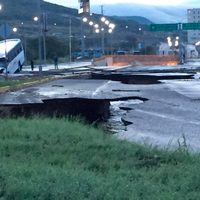 Reportan un muerto, dos socavones y 748 personas desalojadas por lluvias en Querétaro