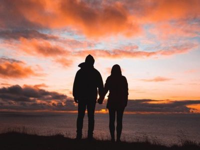 "El amor no es turismo": movimiento que busca ayudar a parejas separadas por el COVID