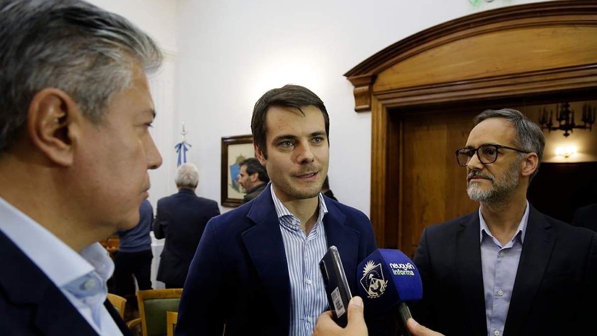 En la última Mesa Vaca Muerta, se anunció la incorporación de PAE. Fuente: (Prensa Gobierno)