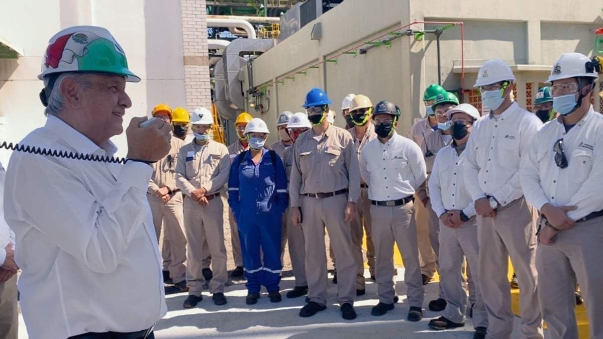 El presidente López Obrador en la refinería de Ciudad Victoria, Tamaulipas