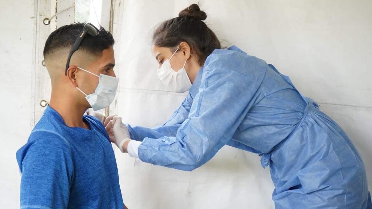 Campaña de vacunación contra el coronavirus en Neuquén. Fuente: (Twitter)
