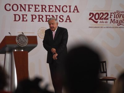 Campaña de contratación de médicos para el sector Salud será permanente: AMLO