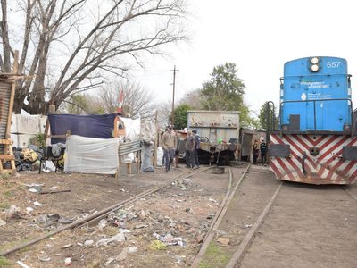 Los intendentes del conurbano quieren una reunión con Kicillof por la toma de tierras