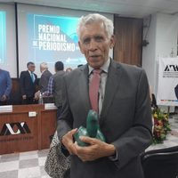 Premio Nacional de Periodismo a Felipe Cobián por su trayectoria, 54 años de ejercer un periodismo c