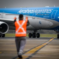 Partió otro vuelo a China: cuántas dosis de la vacuna Sinopharm traerá