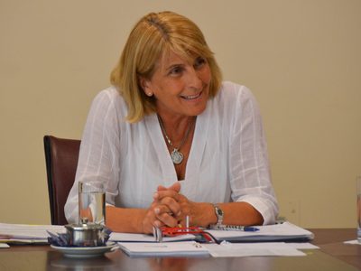"Nuestras provincias sufrirán": Alma Sapag pidió un precio sostén para el barril de petróleo