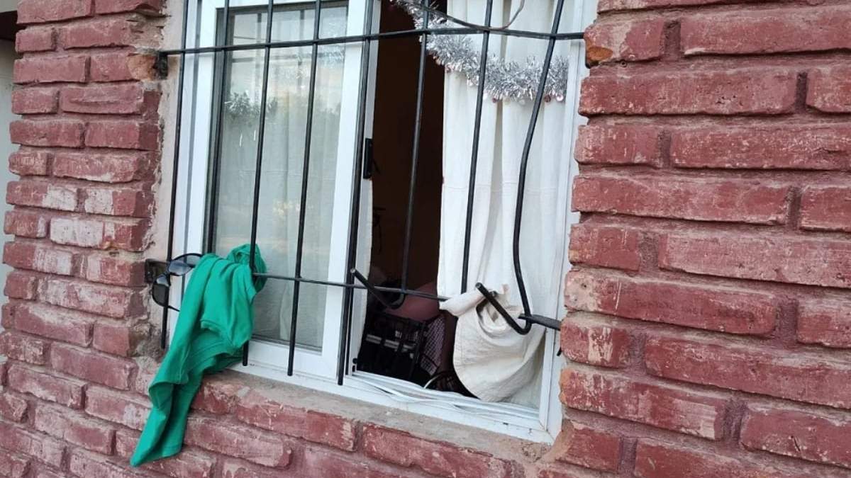 La ventana se encontraba forzada. Fuente: (Policía de Neuquén)