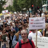Masivas protestas en Londres contra las nuevas restricciones sanitarias