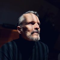Comando asalta casa de Miguel Bosé en CDMX: "Se llevaron todo"