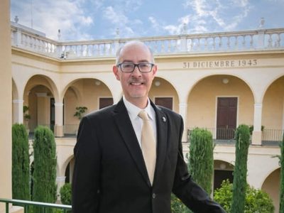 Renuncia rector de la UAEMex tras 13 días de paro; estudiantes exigen anular elección