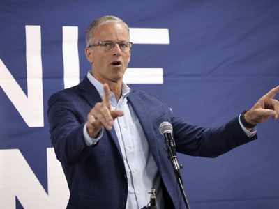 Republicanos eligen a John Thune como su nuevo líder en la Cámara de Senadores del Capitolio