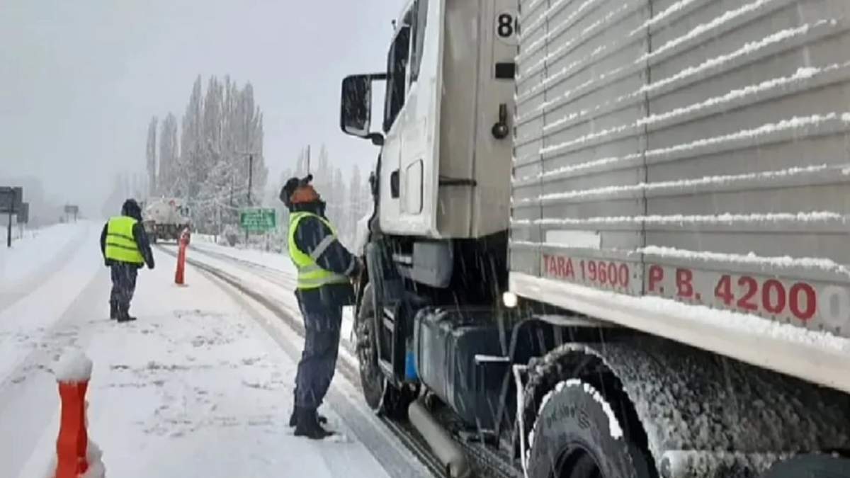 Las rutas provinciales están complicadas por presencia de nieve. Fuente: (Realidad Sanmartinense)