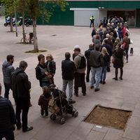 Votan españoles en elecciones generales