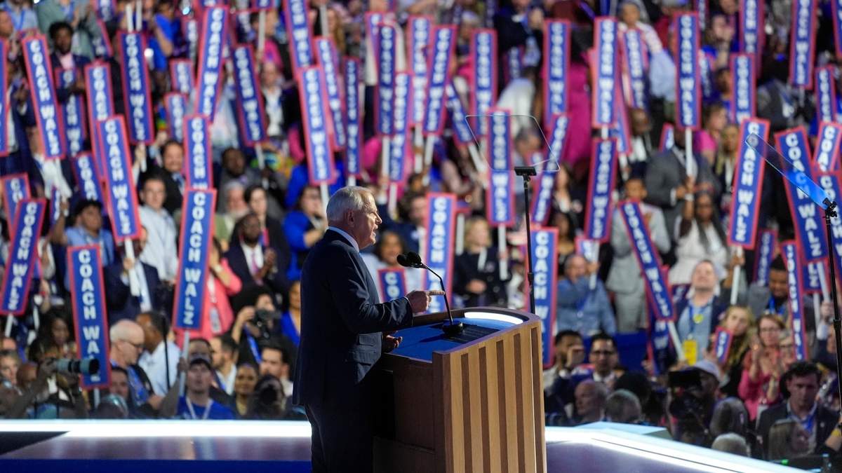 Tim Walz en su discurso en la Convención Nacional Demócrata