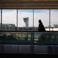 Principales aeropuertos de EU recortarán vuelos por falta de personal debido al cierre de gobierno