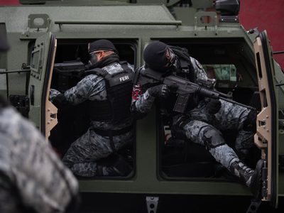 Alcalde de Uruapan pide al gobierno federal armamento de guerra para la policía municipal