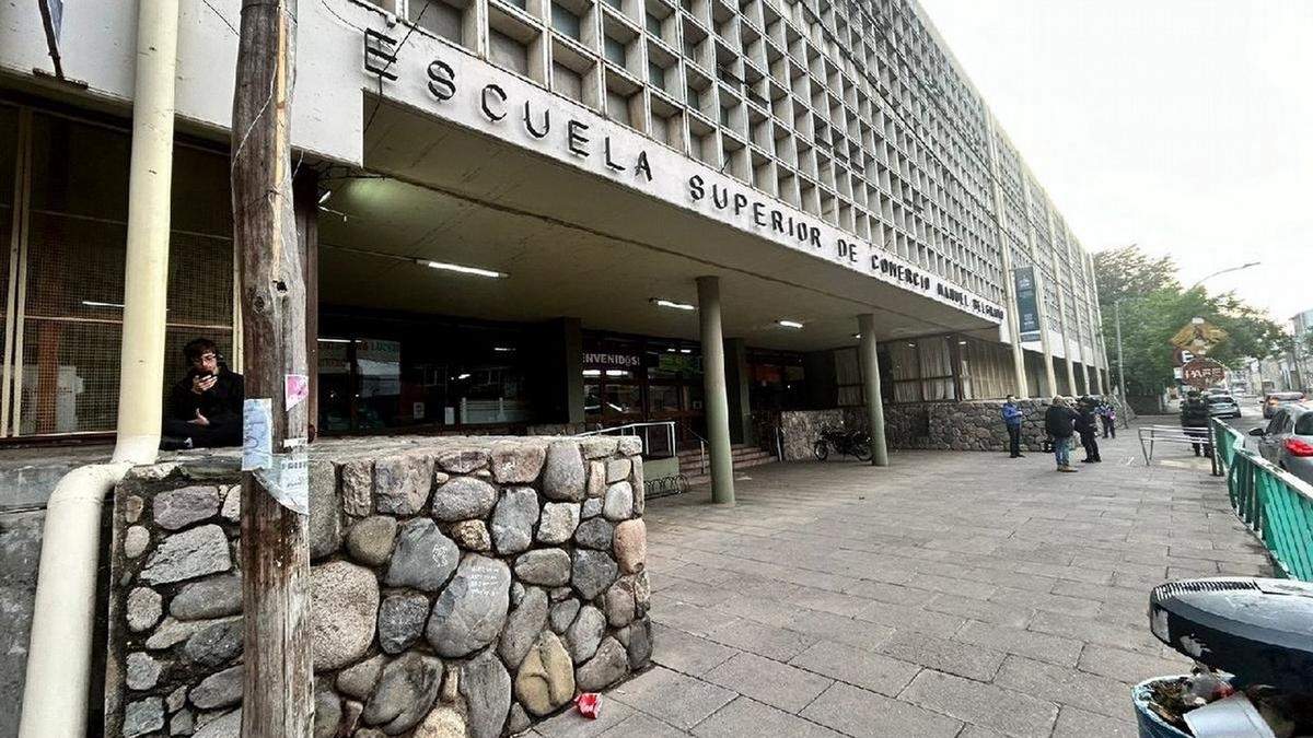 A juicio por usar IA para “desnudar” a sus compañeras menores