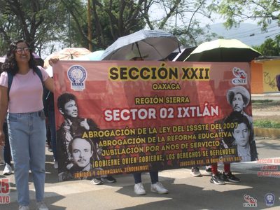 Maestros de la Sección 22 del SNTE estallan huelga e instalan plantón en Oaxaca