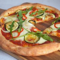 Pizza sin TACC y sin amasar: crocantes y súper exprés, la receta perfecta para darte el gusto sin culpas