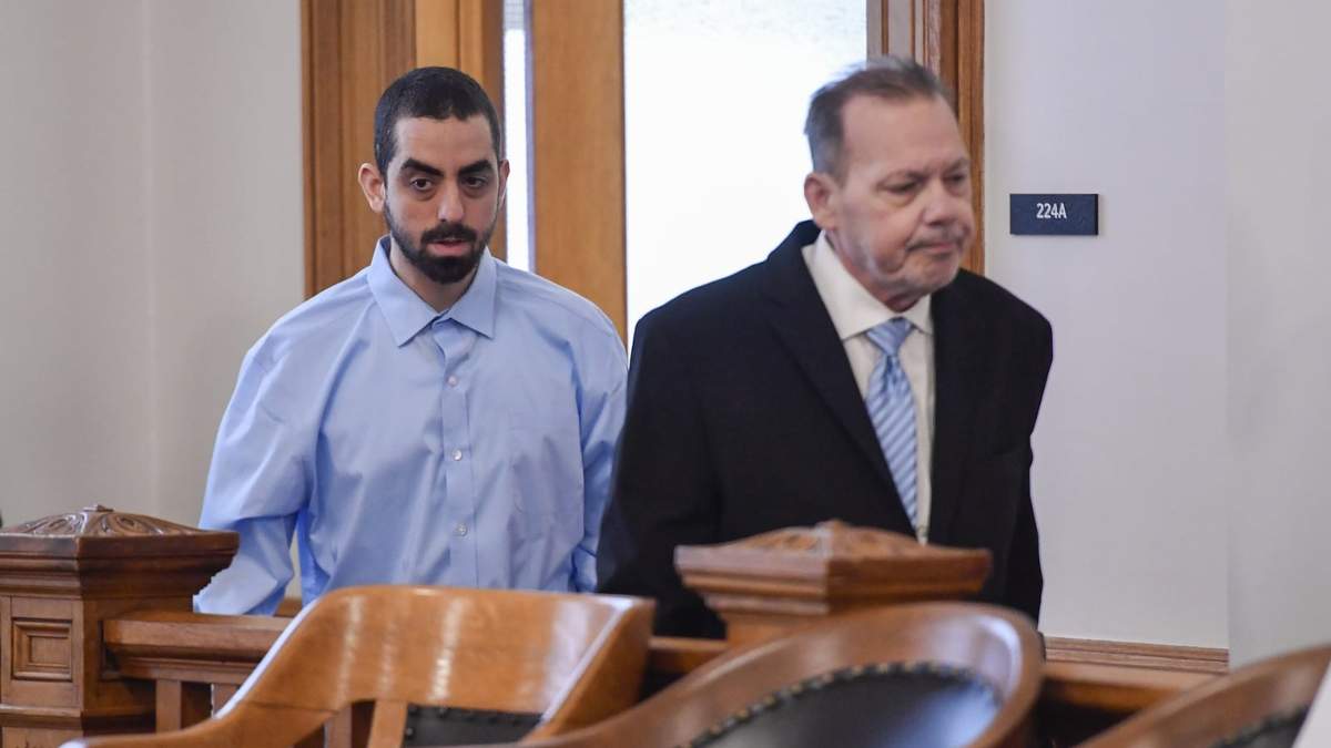 Hadi Matar y su abogado en el tribunal de NY