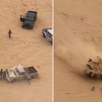 Aparatoso accidente en el Desierto de Altar: camioneta vuelca y tripulantes salen disparados (Video)