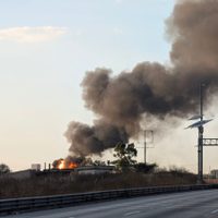 Incendio en poliducto de Pemex en Tepeji del Río obliga a cerrar la autopista México-Querétaro