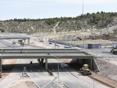 Debido al mantenimiento de un radar, el ingreso por la avenida Raúl Alfonsín está cortado