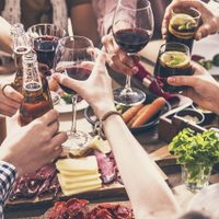 Música, peleas y bebidas: desbarataron una fiesta clandestina en Neuquén Capital