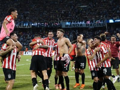 Con dos bajas de peso: la posible formación de Estudiantes para la final del Trofeo de Campeones