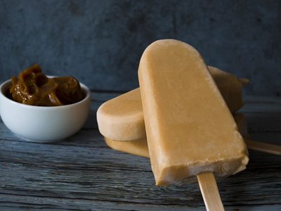 Paletas de helado con dulce de leche: con 3 ingredientes y rápidas de hacer para los chicos