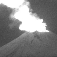 Popocatépetl 'despierta” con leve explosión; probable caída de ceniza en Morelos y Edomex (Videos)