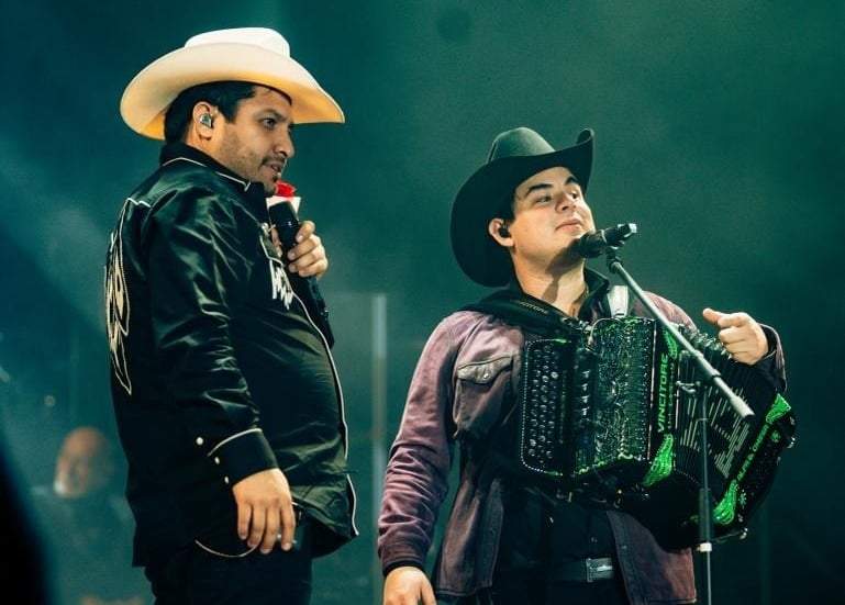 Julión Álvarez y Alfredo Olivas
