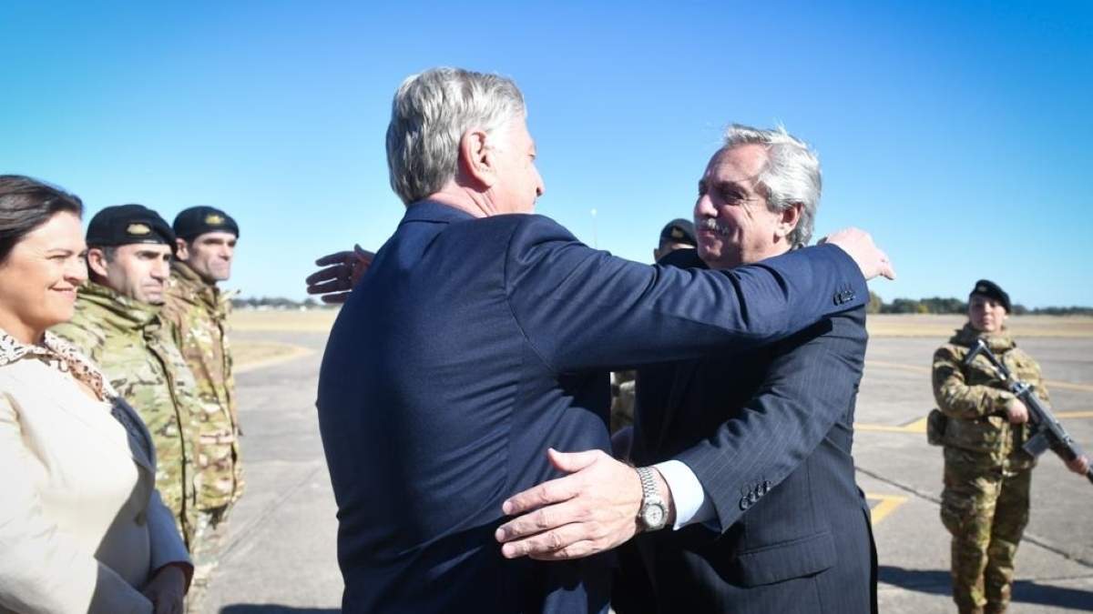 Alberto Fernández junto a Sergio Ziliotto, gobernador de La Pampa. Fuente: (Twitter)