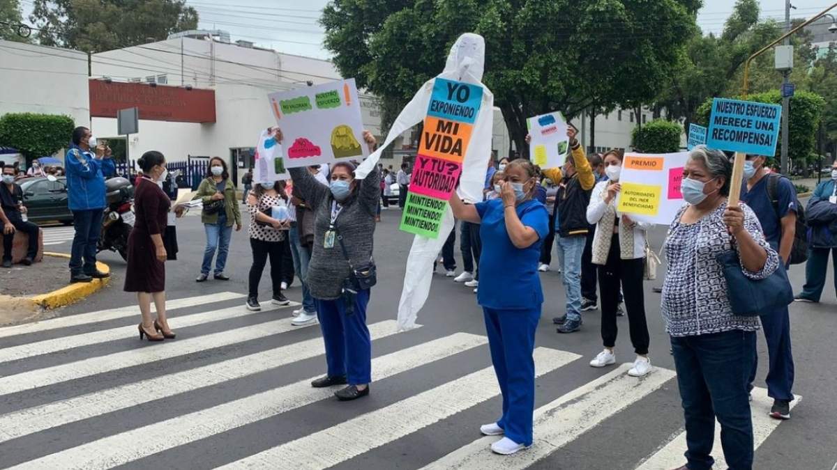 Trabajadores de base del INER cerraron calles aledañas al hospital