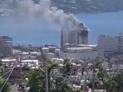 Aparatoso incendio en el hotel Emporio en Acapulco